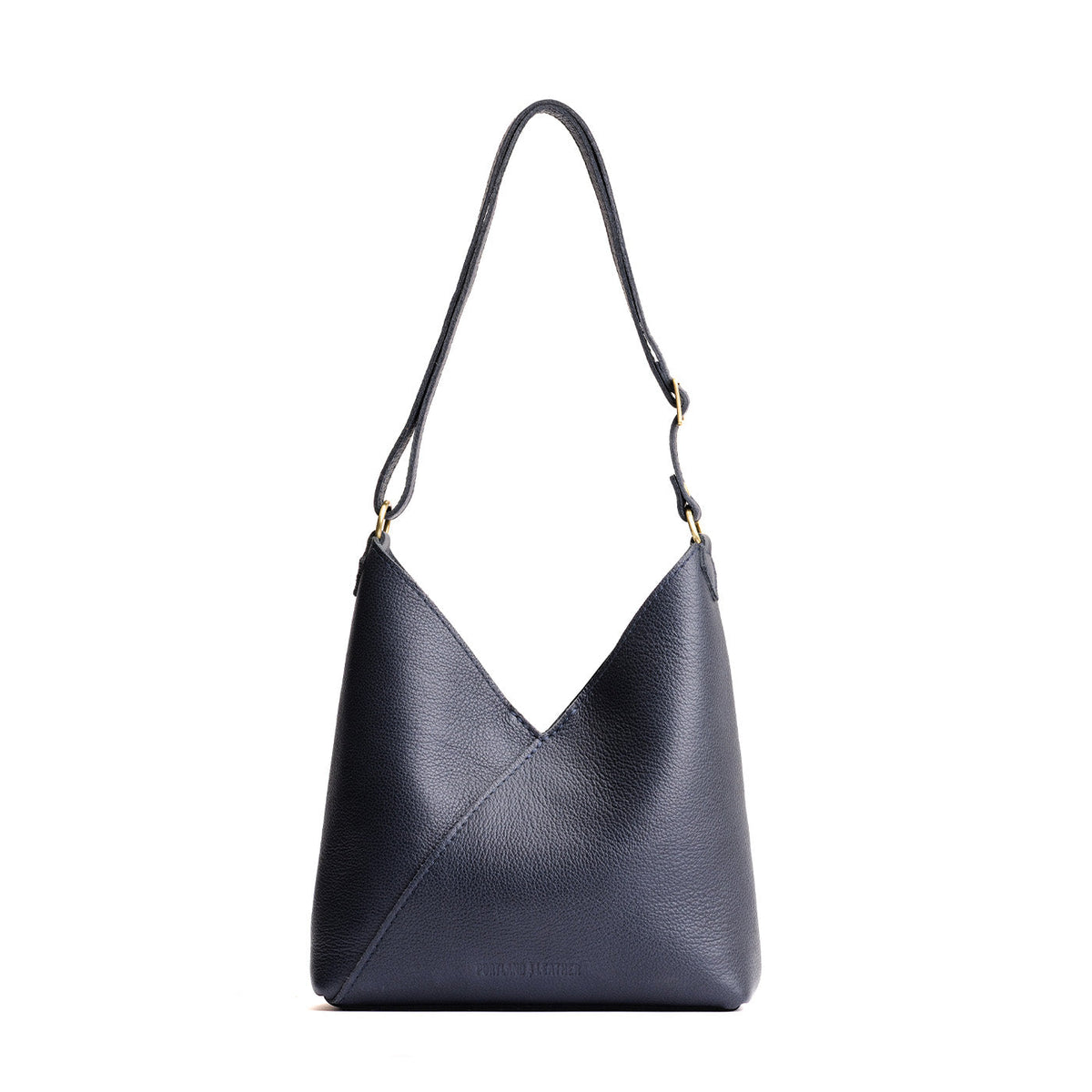 ✨ Premium Leather Shoulder Bag — Timeless Style Meets Everyday Function